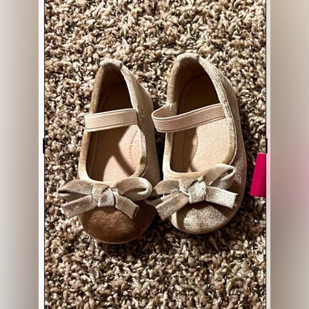 Girl dress shoe